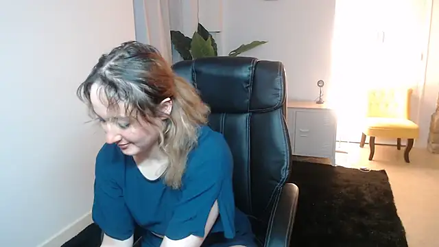 Snapshot of Crystal-dreamt chatting on February 1, 1:09 pm Crystal-dreamt online show from February 1, 1:09 pm