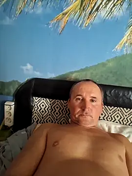 Snapshot of BlondeMisi chatting on October 11, 12:04 pm BlondeMisi online show from October 11, 12:04 pm