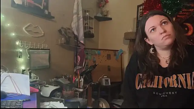 Snapshot of spunlikecottoncandy chatting on December 4, 3:32 pm spunlikecottoncandy online show from December 4, 3:32 pm