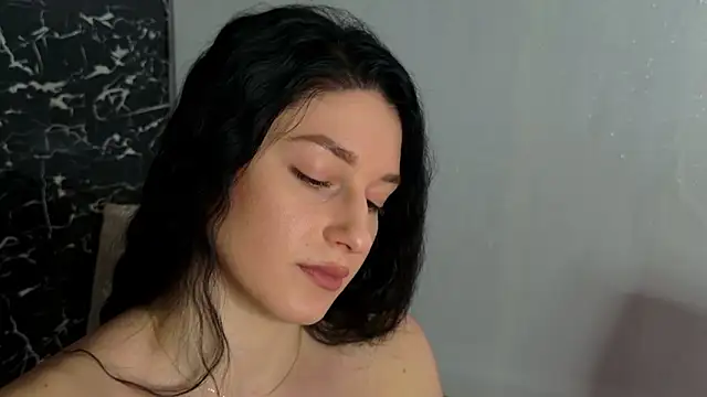 Snapshot of moniqque chatting on January 9, 8:34 am moniqque online show from January 9, 8:34 am
