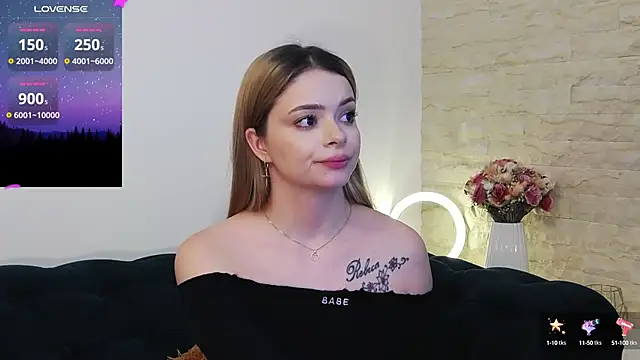 Snapshot of Kailynn_Moenn chatting on December 10, 9:00 pm Kailynn Moenn online show from December 10, 9:00 pm