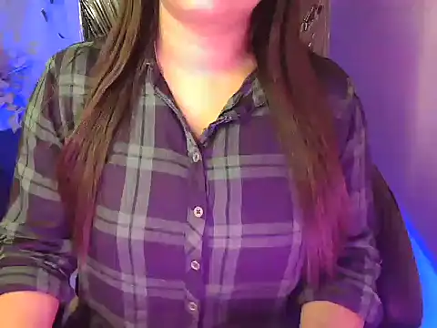 Snapshot of shivi_moto chatting on November 22, 4:55 am shivi moto online show from November 22, 4:55 am