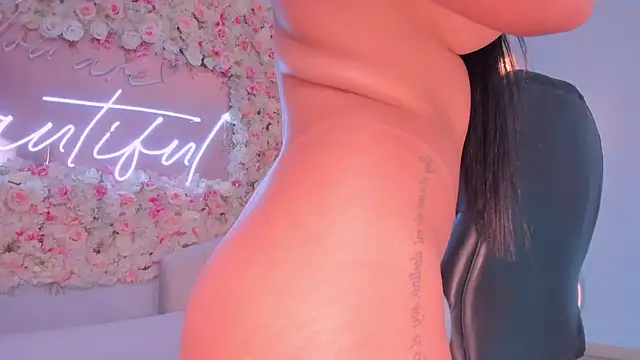 MileyCruz  online show from December 5, 6:43 am