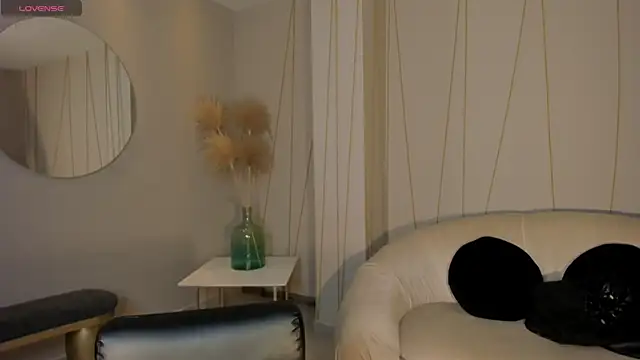 Snapshot of DannaCruz chatting on February 14, 6:51 pm DannaCruz online show from February 14, 6:51 pm