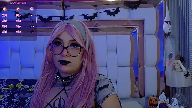 valkiria moore online show from October 10, 7:57 pm