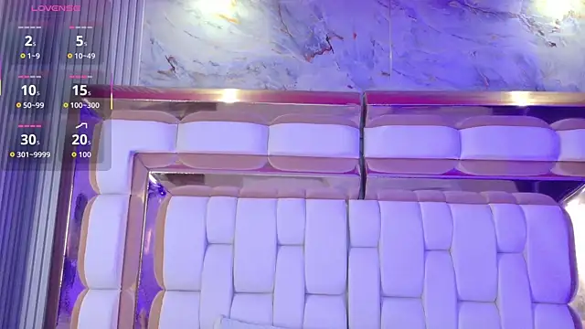 valkiria moore online show from January 12, 8:03 pm