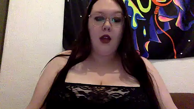 Sexycurvyemilyy online show from February 12, 8:37 pm