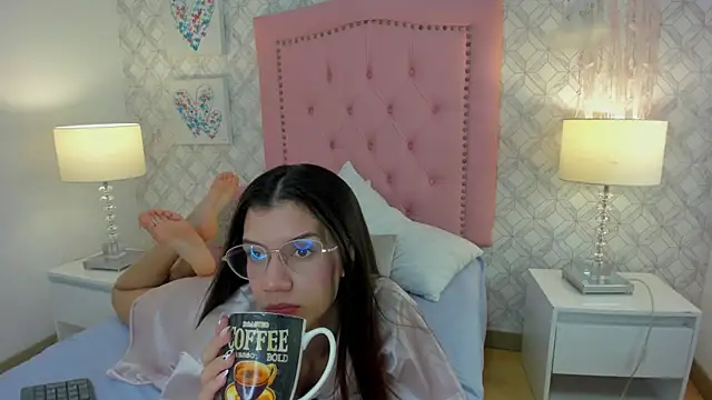 Snapshot of Steffany_Palmer chatting on October 15, 11:54 am Steffany Palmer online show from October 15, 11:54 am