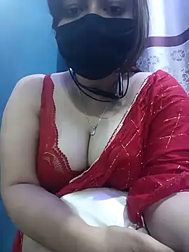 Snapshot of Sexybomb33 chatting on January 17, 8:00 pm Sexybomb33 online show from January 17, 8:00 pm