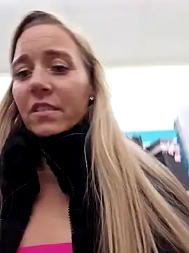 SkyelarSommer online show from December 7, 12:41 am