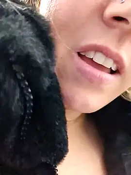 SkyelarSommer online show from December 11, 3:45 am