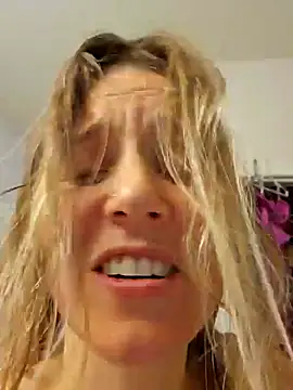 SkyelarSommer online show from January 5, 2:38 am