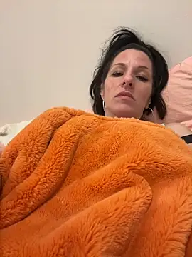 Snapshot of DominiqueX0 chatting on February 7, 4:59 am DominiqueX0 online show from February 7, 4:59 am