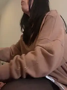 Snapshot of DominiqueX0 chatting on March 1, 1:43 am DominiqueX0 online show from March 1, 1:43 am