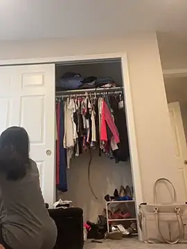 Snapshot of DominiqueX0 chatting on March 3, 10:42 pm DominiqueX0 online show from March 3, 10:42 pm