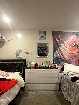 Snapshot of DominiqueX0 chatting on September 28, 6:57 pm DominiqueX0 online show from September 28, 6:57 pm