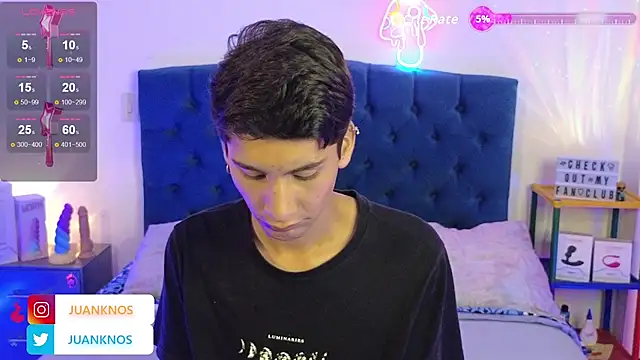 by pandora online show from November 6, 12:00 am