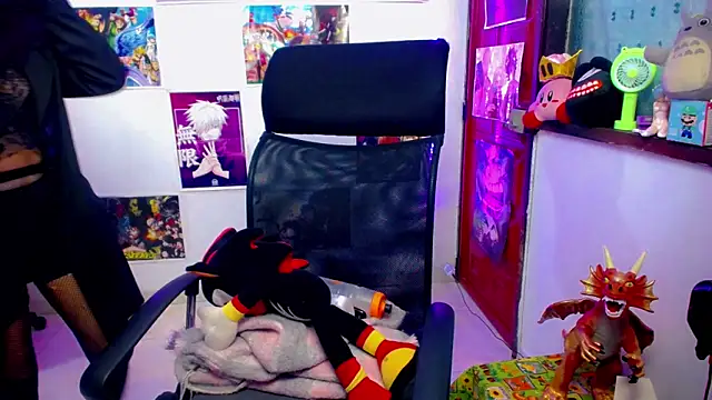 Snapshot of akai_krazna chatting on December 3, 5:53 am akai krazna online show from December 3, 5:53 am