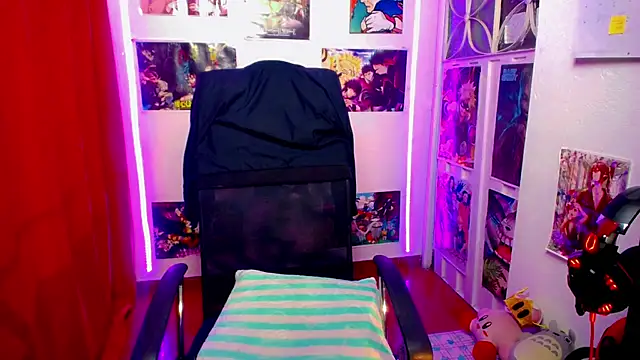 Snapshot of akai_krazna chatting on January 16, 6:14 am akai krazna online show from January 16, 6:14 am