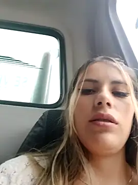 Snapshot of Misscata1106 chatting on October 21, 7:14 pm Misscata1106 online show from October 21, 7:14 pm