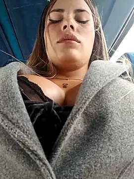 Snapshot of Misscata1106 chatting on February 13, 7:10 pm Misscata1106 online show from February 13, 7:10 pm