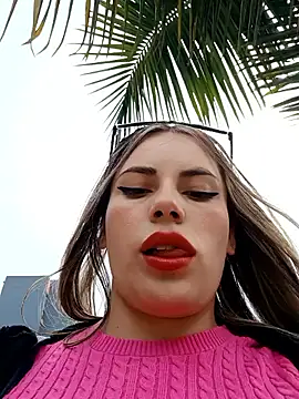 Snapshot of Misscata1106 chatting on February 14, 7:10 pm Misscata1106 online show from February 14, 7:10 pm