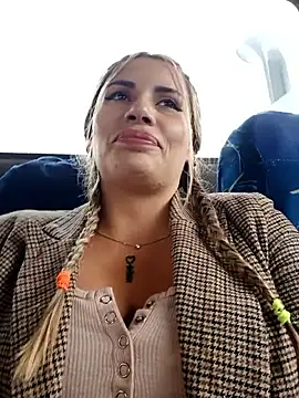 Snapshot of Misscata1106 chatting on February 24, 7:45 pm Misscata1106 online show from February 24, 7:45 pm