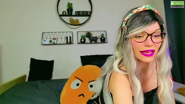 Kittychatte online show from December 5, 8:22 pm