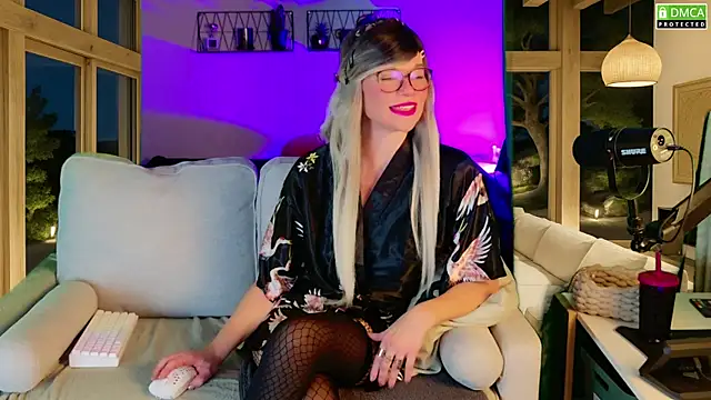 Kittychatte online show from October 9, 7:34 pm