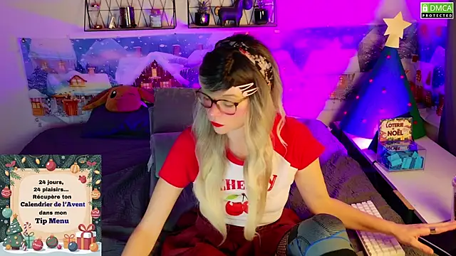 Kittychatte online show from December 18, 9:10 pm