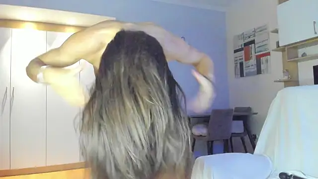 bellahot77 online show from February 3, 4:10 pm