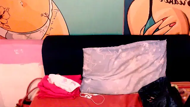 Snapshot of EroticDesiresxxx chatting on October 19, 11:44 am EroticDesiresxxx online show from October 19, 11:44 am