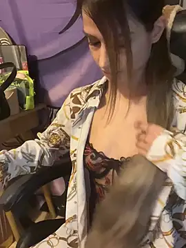 Snapshot of LaPetitechienne1 chatting on December 21, 9:47 pm LaPetitechienne1 online show from December 21, 9:47 pm