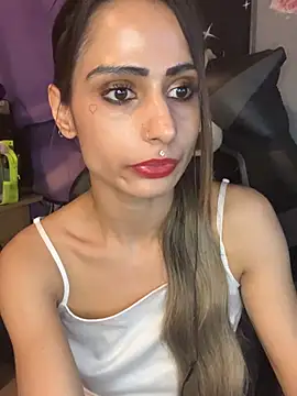 Snapshot of LaPetitechienne1 chatting on December 23, 2:35 am LaPetitechienne1 online show from December 23, 2:35 am