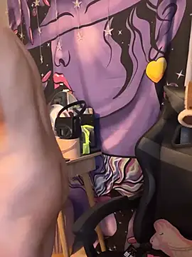 Snapshot of LaPetitechienne1 chatting on January 11, 4:14 pm LaPetitechienne1 online show from January 11, 4:14 pm