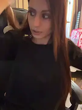 Snapshot of LaPetitechienne1 chatting on January 19, 1:44 pm LaPetitechienne1 online show from January 19, 1:44 pm