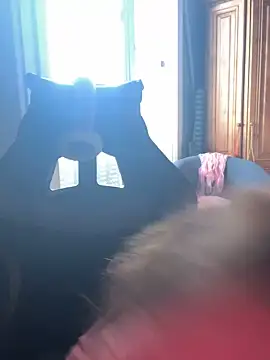 Snapshot of LaPetitechienne1 chatting on January 26, 10:23 am LaPetitechienne1 online show from January 26, 10:23 am