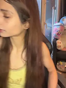 Snapshot of LaPetitechienne1 chatting on January 31, 8:11 am LaPetitechienne1 online show from January 31, 8:11 am