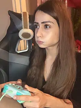 Snapshot of LaPetitechienne1 chatting on February 11, 11:44 pm LaPetitechienne1 online show from February 11, 11:44 pm