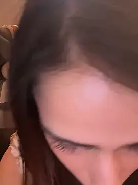 Snapshot of LaPetitechienne1 chatting on February 14, 4:20 pm LaPetitechienne1 online show from February 14, 4:20 pm