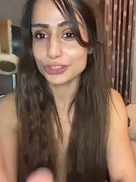 Snapshot of LaPetitechienne1 chatting on February 22, 9:15 pm LaPetitechienne1 online show from February 22, 9:15 pm