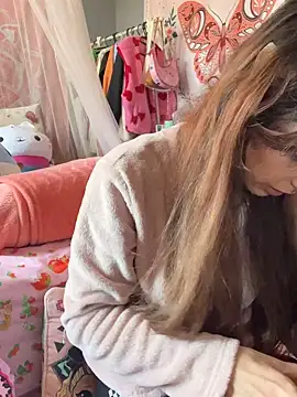 Snapshot of LaPetitechienne1 chatting on March 18, 12:25 pm LaPetitechienne1 online show from March 18, 12:25 pm