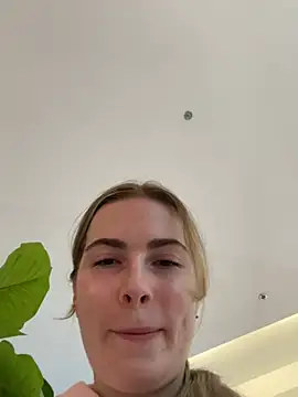 Snapshot of KissMissAngela chatting on March 11, 4:18 pm KissMissAngela online show from March 11, 4:18 pm