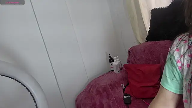 Snapshot of abby_taylor chatting on February 12, 12:33 pm abby taylor online show from February 12, 12:33 pm