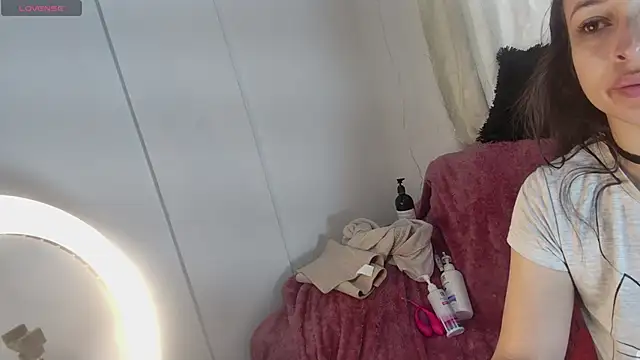 Snapshot of abby_taylor chatting on February 18, 12:34 pm abby taylor online show from February 18, 12:34 pm