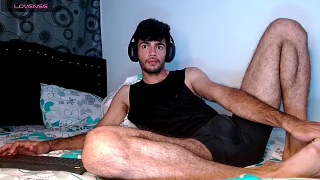 Snapshot of bear_97s chatting on October 4, 11:14 pm bear 97s online show from October 4, 11:14 pm