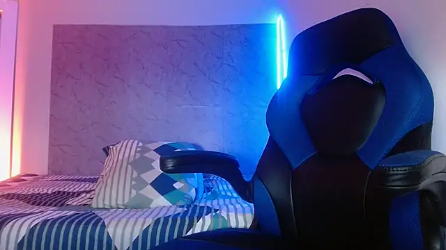 Snapshot of hannapasion chatting on October 4, 8:12 am hannapasion online show from October 4, 8:12 am