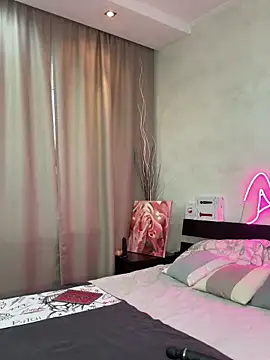 Snapshot of Milf_Tea chatting on February 20, 4:07 am Milf Tea online show from February 20, 4:07 am