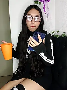 Snapshot of Umaru_uwu chatting on October 31, 7:53 am Umaru uwu online show from October 31, 7:53 am