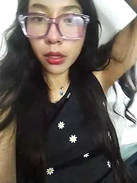 Snapshot of Umaru_uwu chatting on November 6, 4:24 am Umaru uwu online show from November 6, 4:24 am